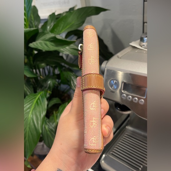 Dooney & Bourke Vintage Clasp Canvas Leather Trim Pink Wallet - Picture 6 of 13